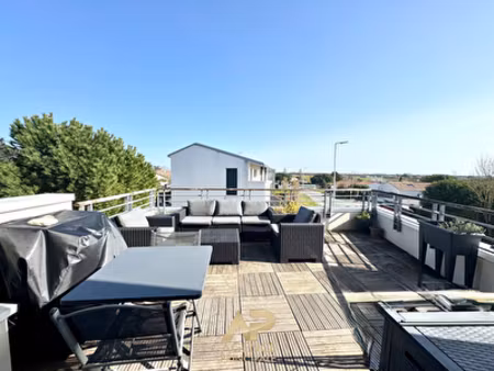 appartement + terrasse et parking - 3 pièces - dompierre-sur-mer