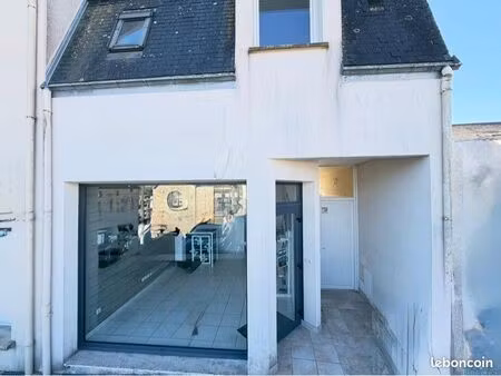 local commercial+ studio hyper centre