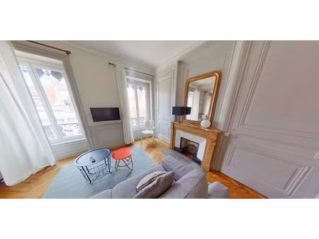 appartement studio // lyon 2eme // meuble