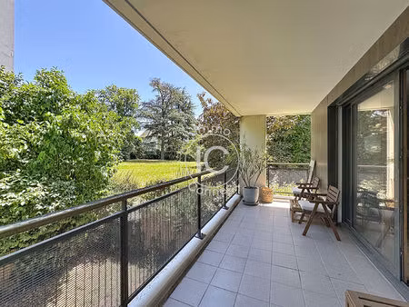 t2 récent avec terrasse et garage double - lyon 5 - disponible