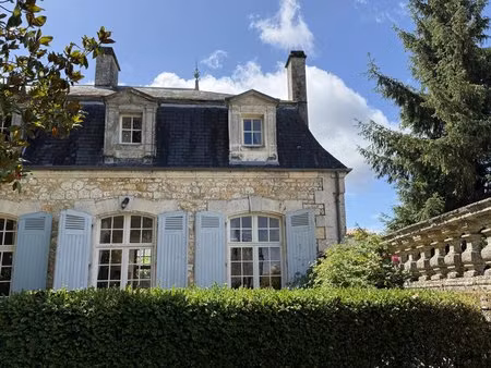 propriété de caractère au sein d’un château – en exclusivité chez beaux villages