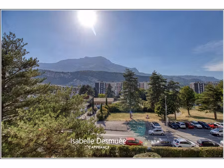 exclusivité – t4 traversant de 78 3 m² avec balcon  vue sur les massifs et résidence sécur