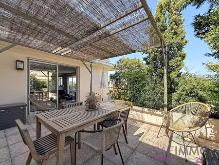 appartement t4 avec terrasse 37m²