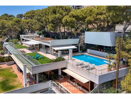 appartement moderniste avec terrasse et pleine vue mer