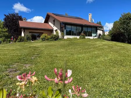 arinthod ? spacieuse maison familiale sur plus de 3 500 m² de terrain