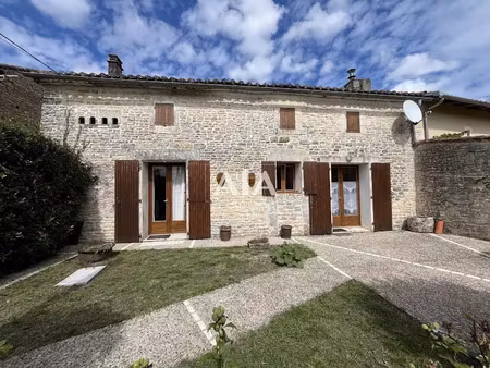 vente maison 4 pièces 150 m² à valence (16460)  107 000 €