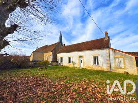 maison à perroy (58220)