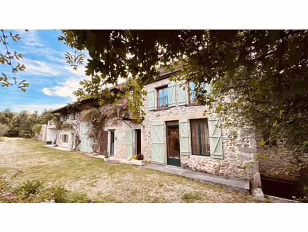 propriété située dans le secteur de rouvray sur beau terrain d'environ 2 ha 18 ca au prix 