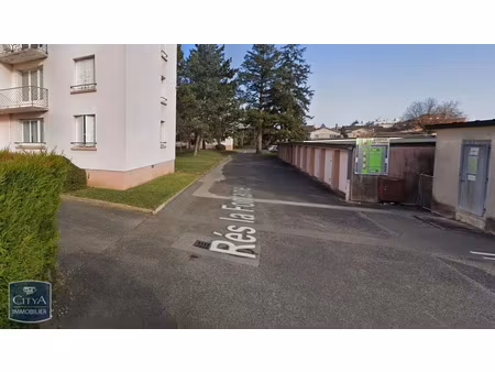 parking à louer 14 m² - charnay-lès-mâcon (71) - 93€