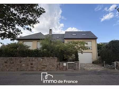 sainte radegonde  grande maison familiale - parcelle de 931 m²