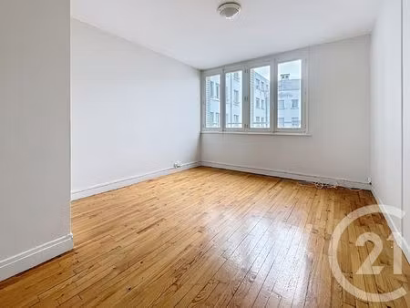 location appartement 2 pièces 44m² clermont ferrand 63000