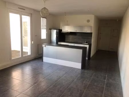 location appartement 3 pièces 66m² st etienne 42100