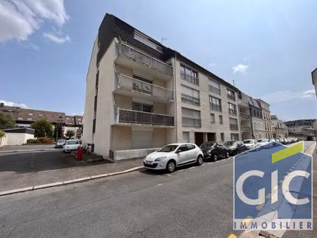 a louer f1 a caen avec parking proche port de plaisance