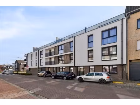 gelijkvloers appartement met groot terras en tuin