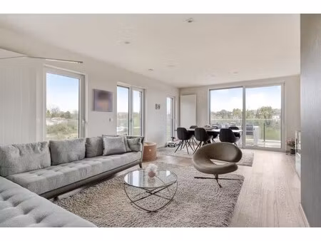 prachtige penthouse met 3 slaapkamers en dubbel terras