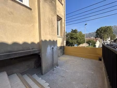 toulon est - appartement type 4 renove avec terrasse