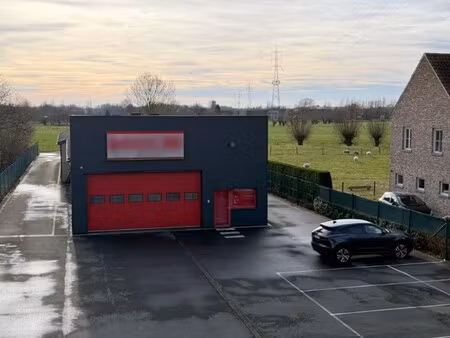 bedrijfsgebouw met woning te koop