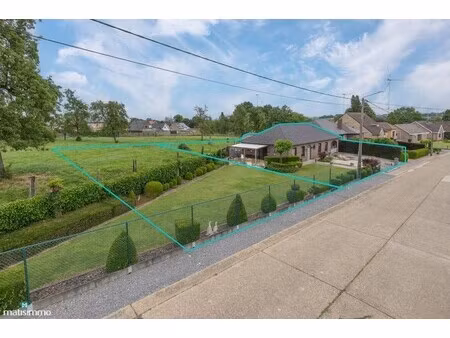 vrijstaande woning met multifunctionele ruimte (kapsalon) en ruime tuin (bouwgrond voor op