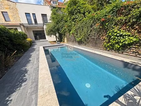 belle maison familiale de caractère avec jardin et piscine