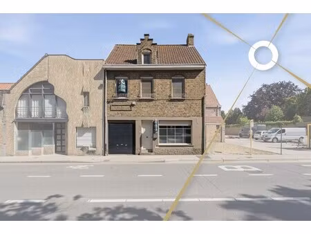 ruime halfopen bebouwing met 4 slaapkamers in het hart van diksmuide!
