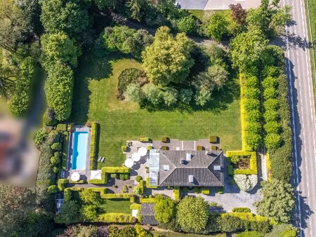 statige luxevilla op royaal perceel van 3.877 m² met zwembad