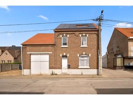 te renoveren hob met 4 slpks  tuin  terras en garage in linter
