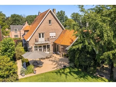 bijzondere karakteristieke villa op 1.560m² in hartje oud-turnhout
