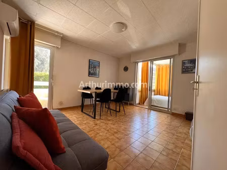 location appartement 2 pièces 38 m2 à sainte-maxime