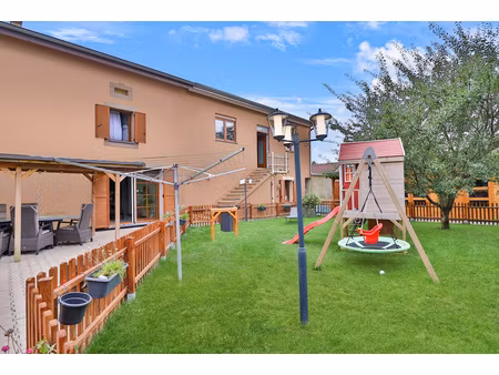 individuelle 6 chambres  terrasse  jardin  garages