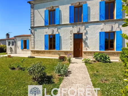 maison de caractère de (158m²) t6 à pons ( 17800)