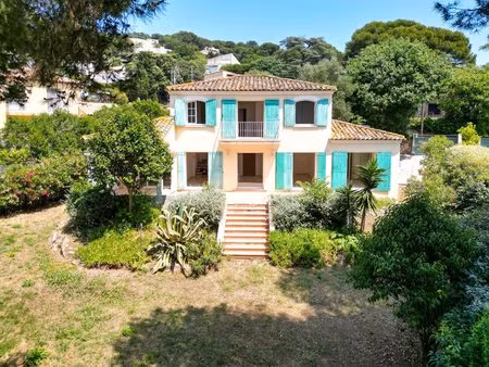 maison d'habitation de 150 m² avec jardin et potentiel piscine - vue mer