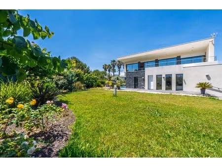 villa contemporaine avec vue mer panoramique à 200 mètres de la plage