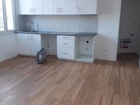 location appartement 4 pièces 76m² bordeaux 33800