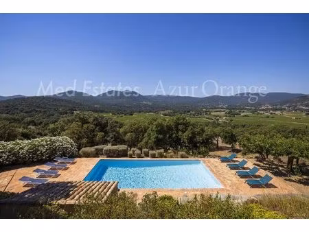 superbe villa provençale avec piscine à le plan-de-la-tour