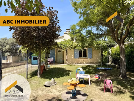 maison 95m2 3 chambres avec jardin et garage.