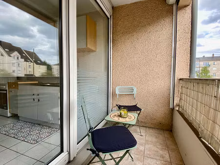 t2 - quartier navarre avec balcon