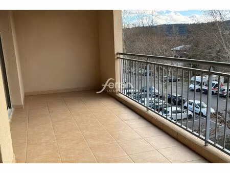 location appartement 3 pièces 55m² salernes 83690