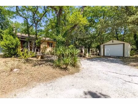 a vendre maison avec terrain et dépendances à ménerbes luberon provence