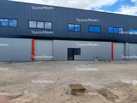 location local d’activités beychac-et-caillau 33750 2734m²