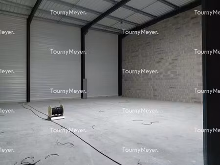 location local d’activités beychac et caillau 33750 2734m²