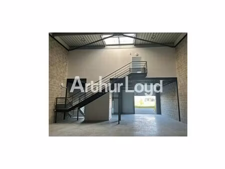 location local d’activités mondeville 14120 393m²