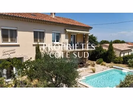 maison 135 m2 avec terrain 585 m2 et piscine
