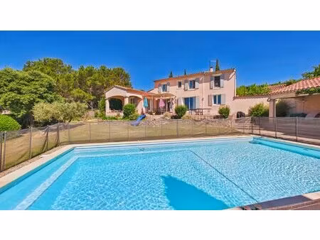 secteur saint-rémy-de-provence villa familiale avec piscine  studio indépendant et vue...