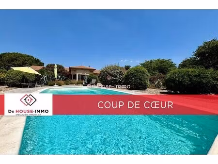 villa de plain-pied avec piscine