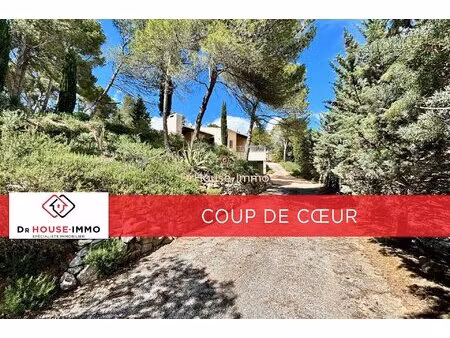 charmante villa d'architecte au coeur de la nature méditerranéenne