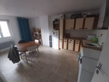 appartement meublé 3 pièces 2ème étage  en centre ville yssingeaux