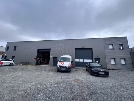 location local commercial