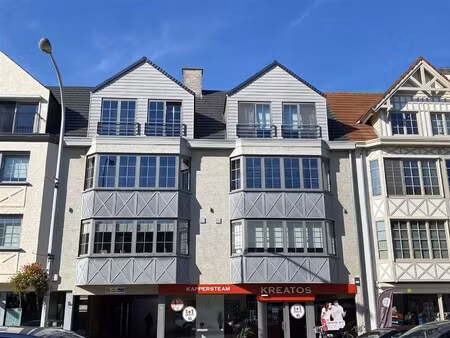 duplex appartement met drie slaapkamers en prachtig terras te schilde.