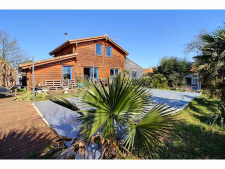 a vendre - chaumes en retz - maison en bois - 135 m2 environ