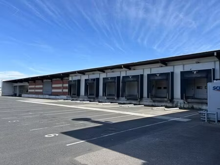 vente entrepôt vallet 44330 6763m²